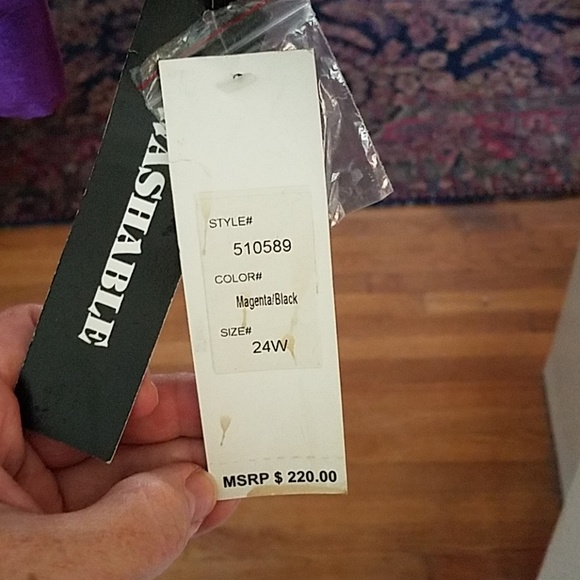 NWT fully lined 24W magenta skirt suit - Picture 3 of 3